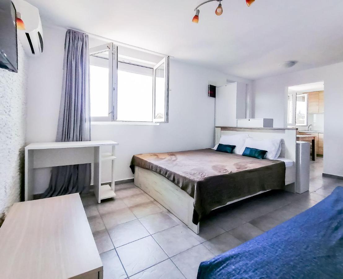 Apartments Siesta Tivat Exterior photo