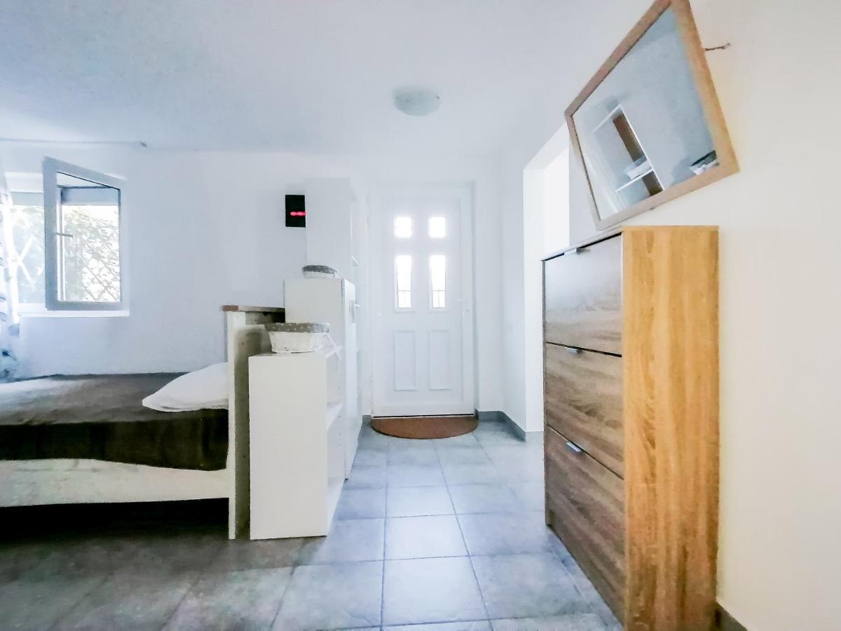 Apartments Siesta Tivat Exterior photo