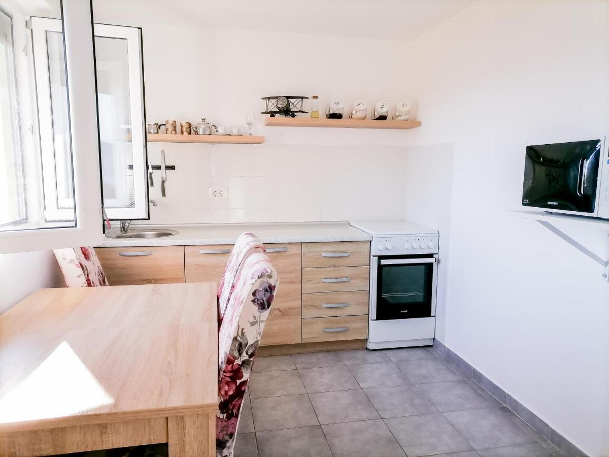 Apartments Siesta Tivat Exterior photo