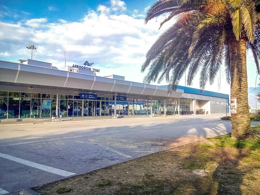 Apartments Siesta Tivat Exterior photo
