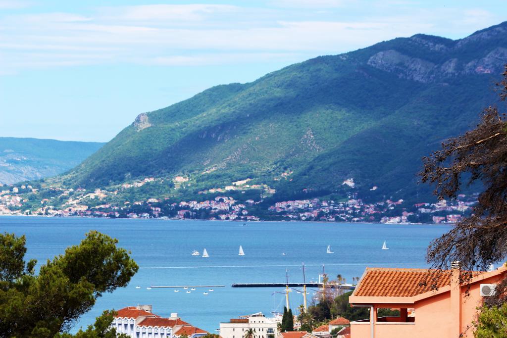 Apartments Siesta Tivat Exterior photo