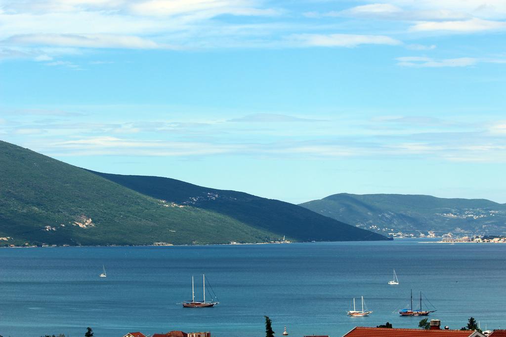 Apartments Siesta Tivat Exterior photo