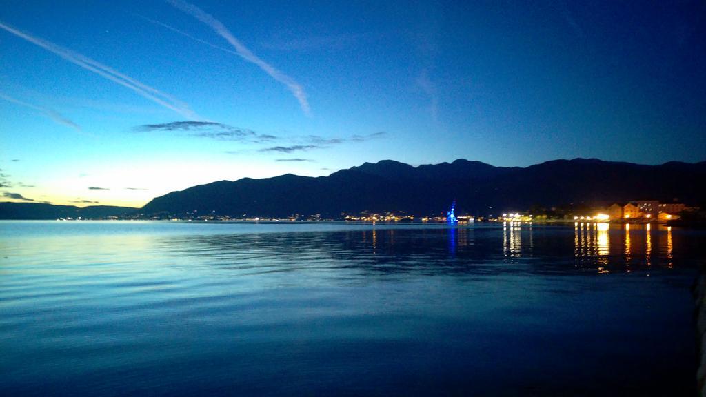 Apartments Siesta Tivat Exterior photo